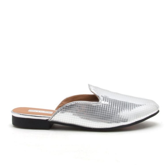 Qupid Shoes Shoes - Metallic Silver Mules Size 6